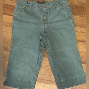 Women’s Capris Size 16